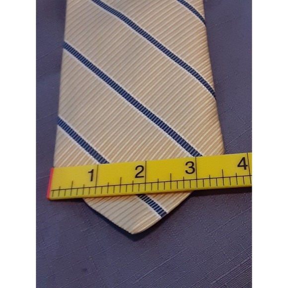 Tommy Hilfiger Gold with Navy striped pattern all silk Tie 1292 USA - Picture 6 of 7